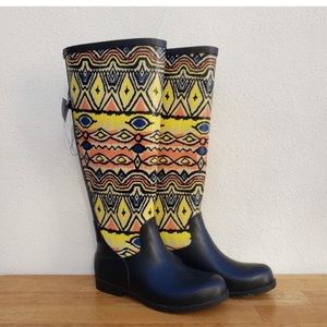 UO Tribal Print Rain Boot Size 8